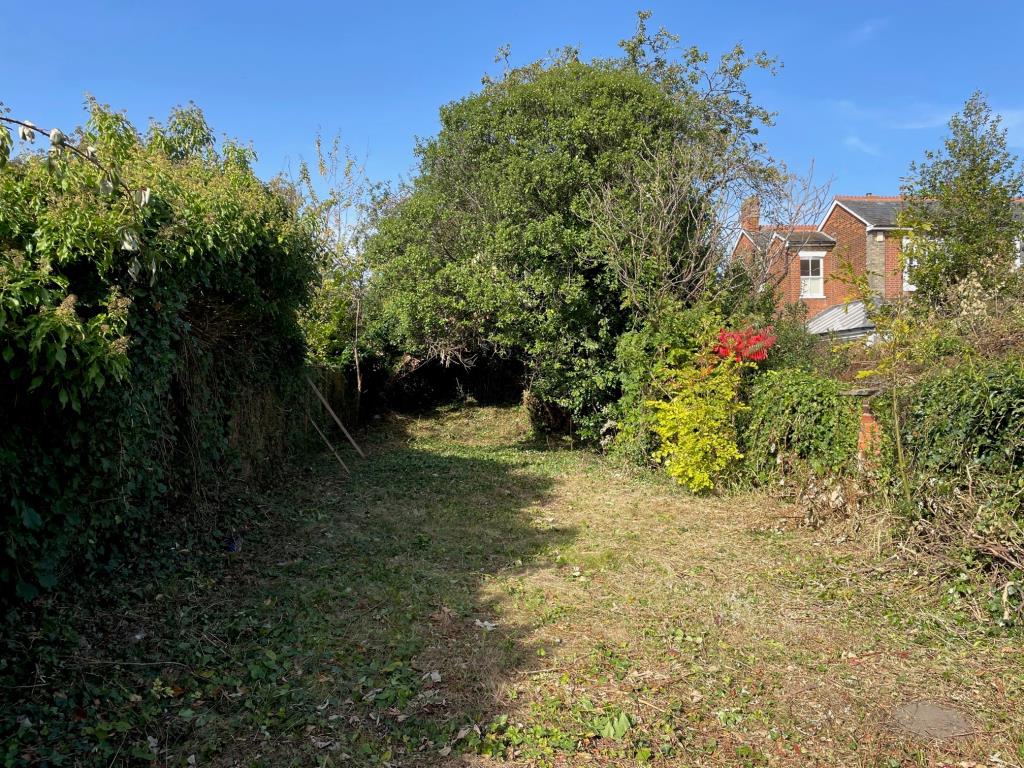 Lot: 5 - FREEHOLD MIXED USE DEVELOPMENT OPPORTUNITY WITH PLANNING - garden to the rear of the property